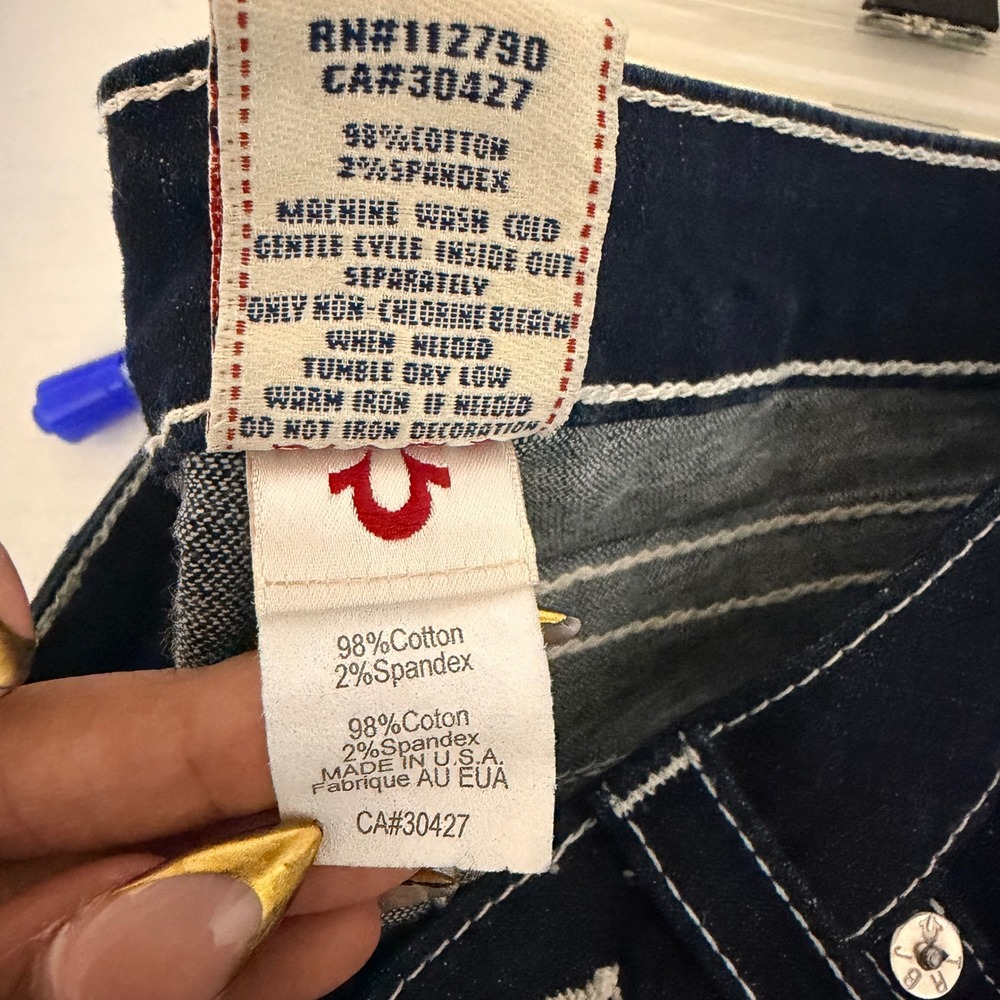 True Religion Billy Bootcut Jeans Dark Wash Pink Rhinestone Big T Stitch 27 Y2K - Picture 10 of 11